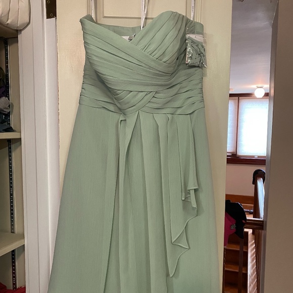 David's Bridal Formal Short Dress- Green- Size 4 - Picture 1 of 3